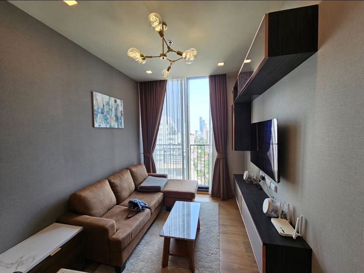 ให้เช่าคอนโดสุขุมวิท อโศก ทองหล่อ : 🥇Noble Around Sukhumvit 33 ห้องขนาดใหญ่พิเศษ 1 Bedroom ขนาด 46ตรม เพดานสูง 2.75m