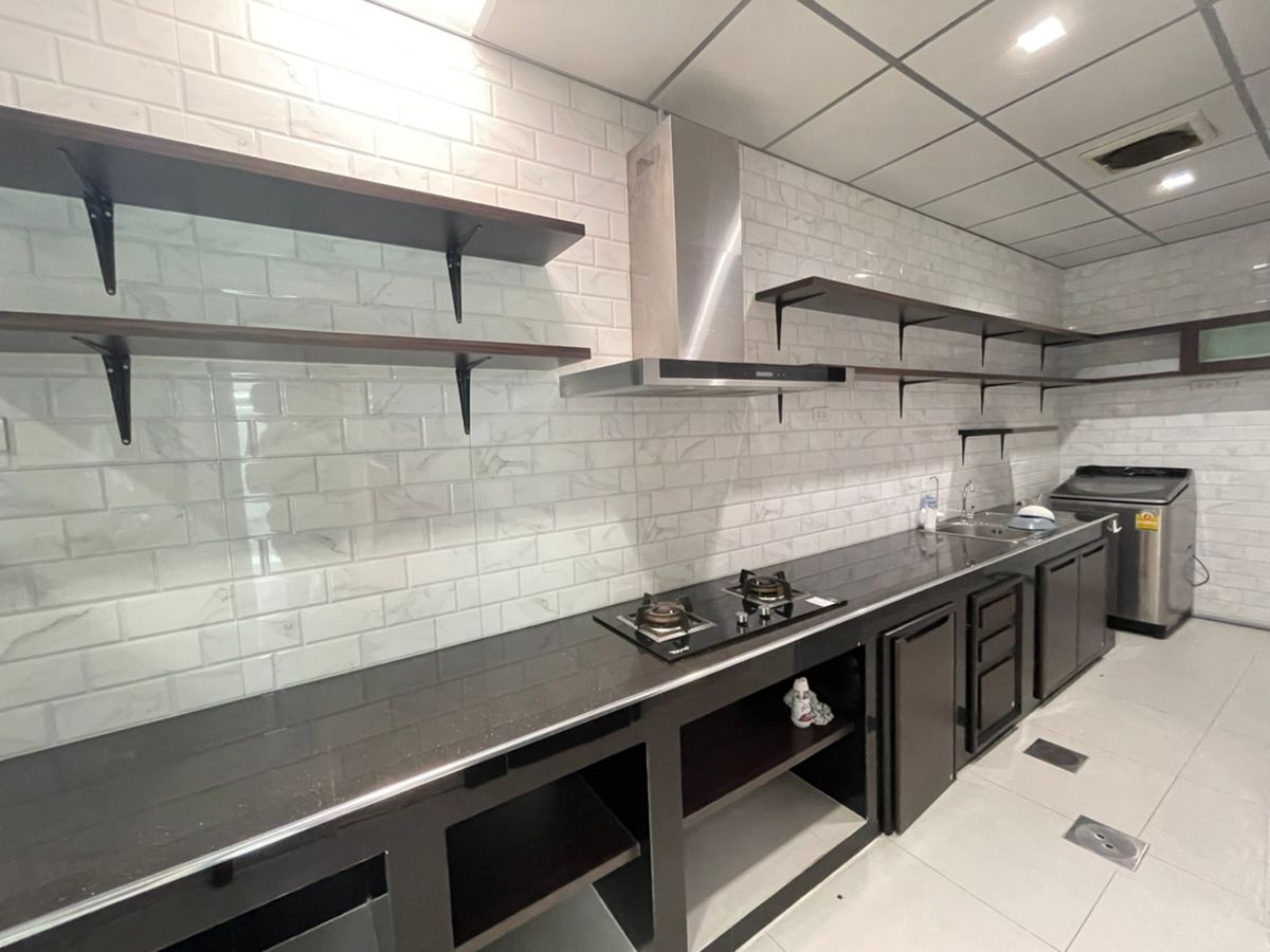 For RentHousePathum Thani,Rangsit, Thammasat : Detached house, beautiful, Foni, full, available for rent, just 2 minutes from the Rangsit Fuse, 4 bedrooms