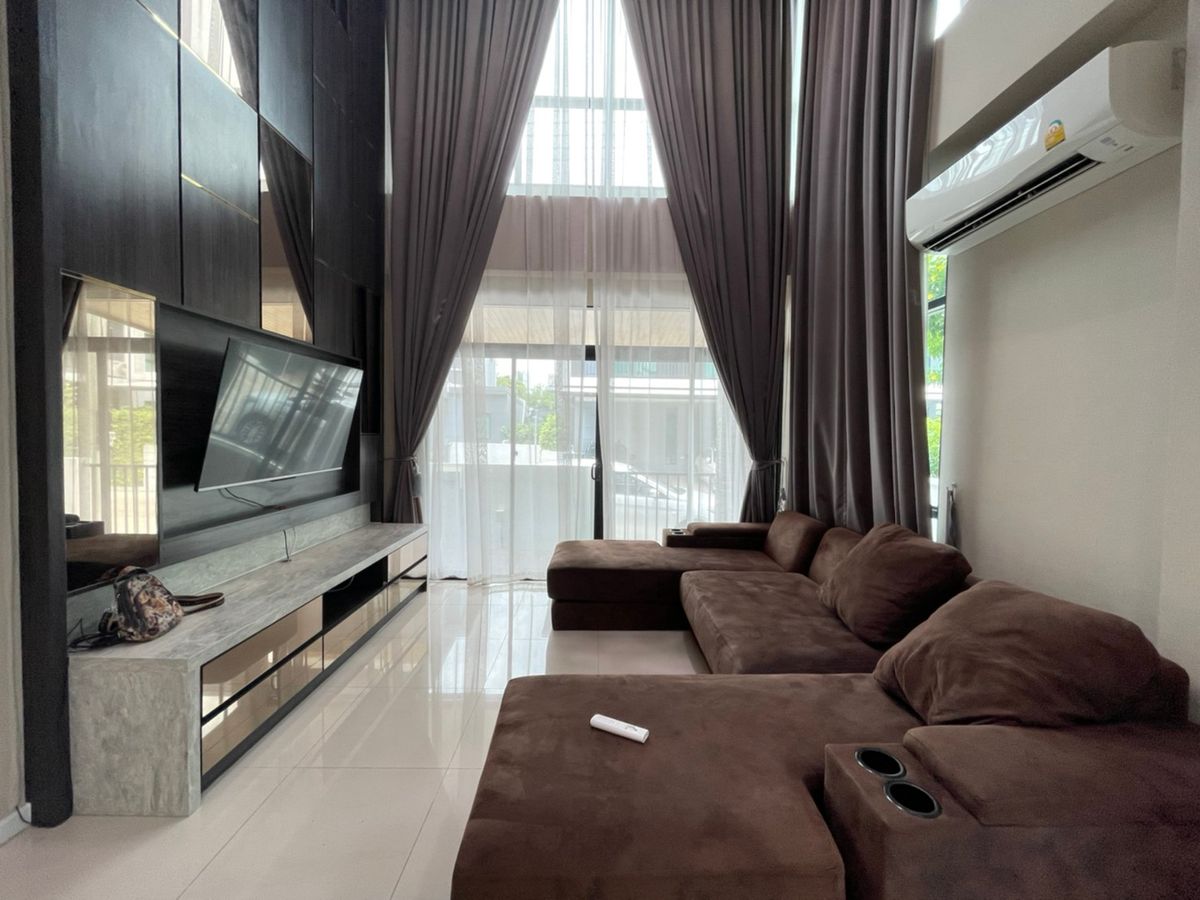 For RentHousePathum Thani,Rangsit, Thammasat : Detached house, beautiful, Foni, full, available for rent, just 2 minutes from the Rangsit Fuse, 4 bedrooms