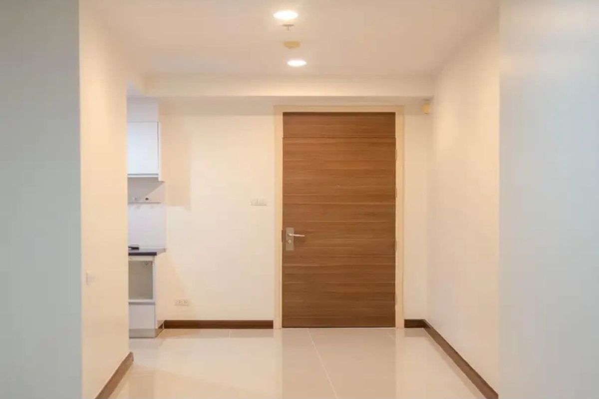 For SaleCondoRama3 (Riverside),Satupadit : 🔥 For Sale !!🔥 Code C20230800331..........Supalai Prima Riva, Studio room, 1 bathroom, high floor 25++, South Facing, Partly Furnished, Special Deal!!📣📣