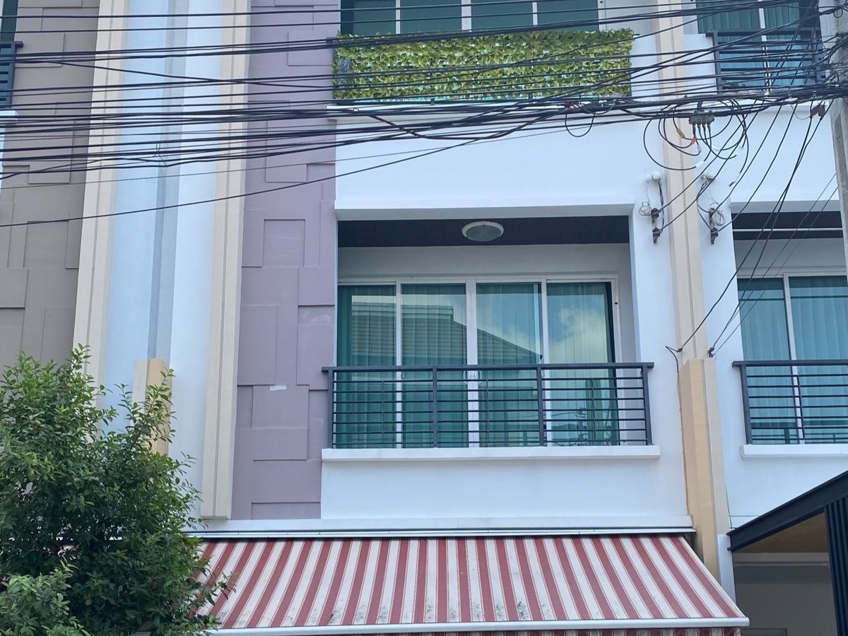 ขายทาวน์โฮมโชคชัย4 ลาดพร้าว71 : ขายทาวน์โฮม บ้านกลางเมือง ลาดพร้าว 71 โครงการ 2 Baan Klang Muang Ladprao 71 Project 2 RUN-015