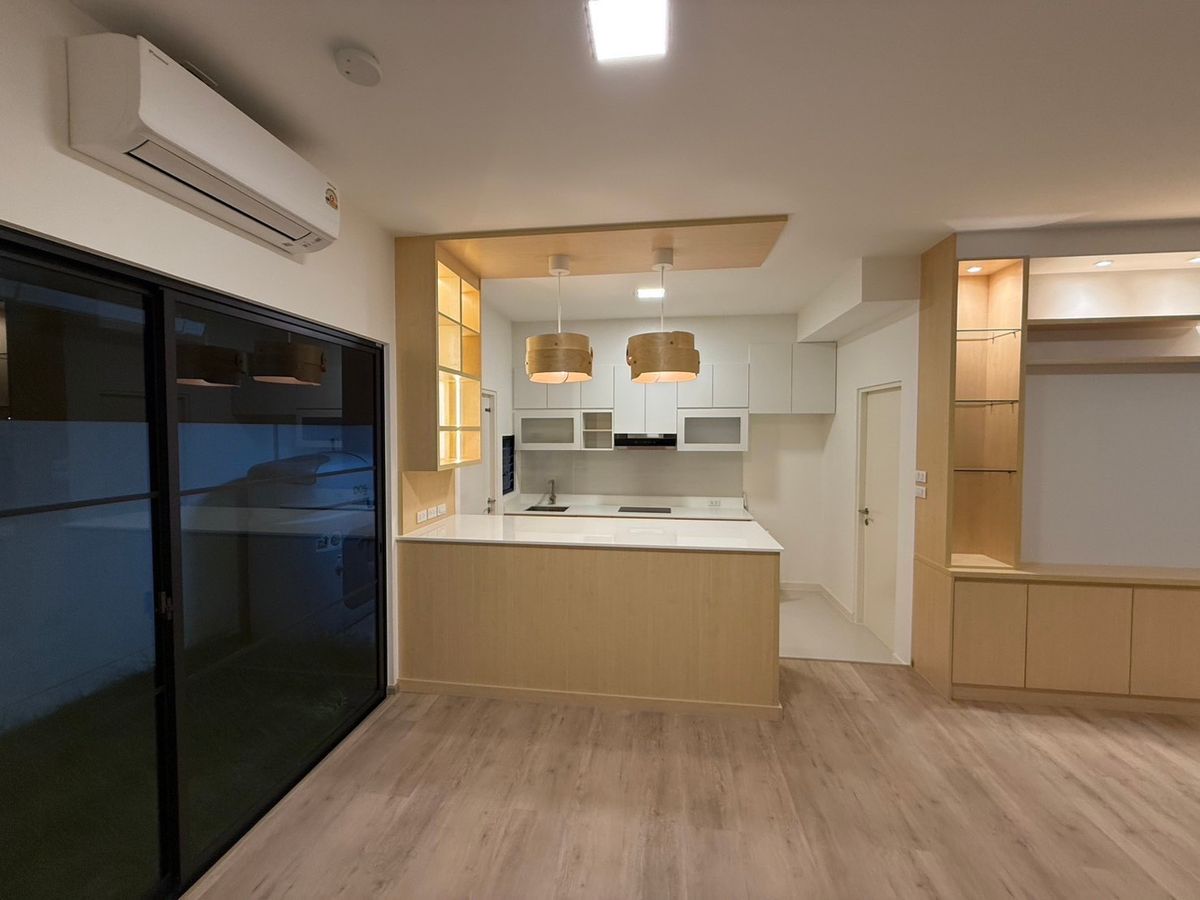 ขายบ้านบางนา แบริ่ง ลาซาล : LTHC12422 – Villaggio 3 Srinakarin House FOR SALE Size 30 SQ.W 138 SQ.M 3 Beds 3 Baths Near BTS Srinakarin Station ONLY 5.4 MB