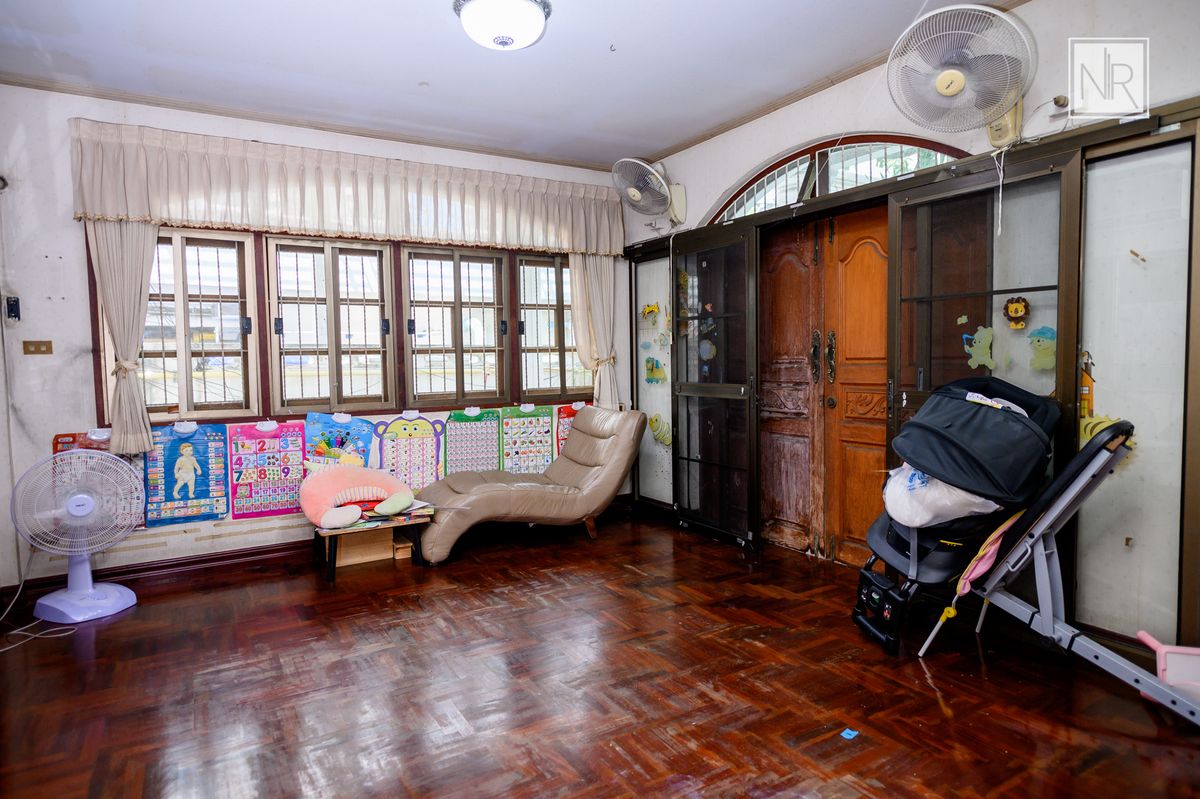 ขายที่ดินวิภาวดี ดอนเมือง หลักสี่ : ขายที่ดินสวย ใกล้ ม.หอการค้า 384 ตรว. พร้อมบ้านเดี่ยว 2 ชั้น