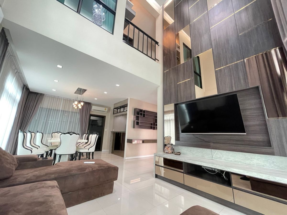 For RentHousePathum Thani,Rangsit, Thammasat : Detached house, beautiful, Foni, full, available for rent, just 2 minutes from the Rangsit Fuse, 4 bedrooms