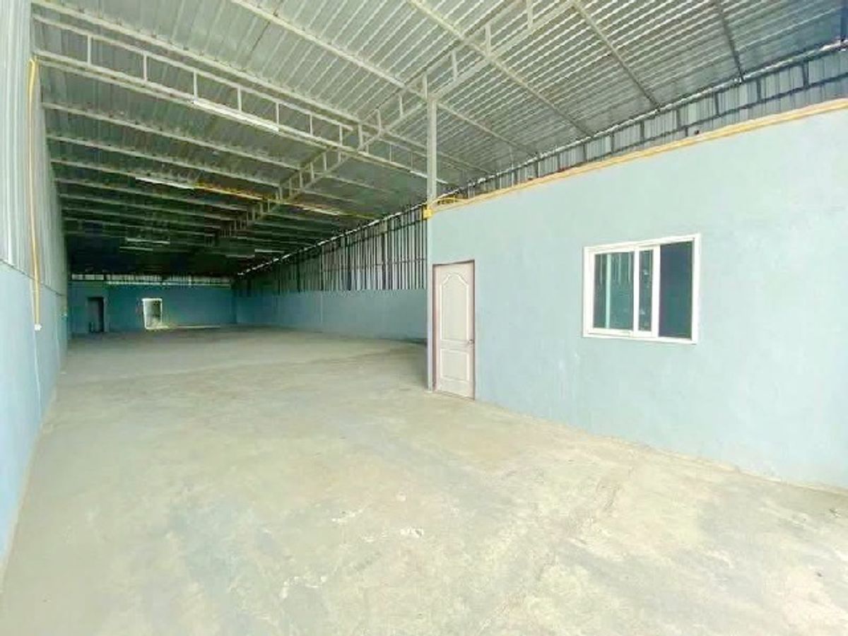 For RentWarehouseMahachai Samut Sakhon : 2.6 km. Good location, Rama 2, Bang Bon 5, cheaper than 90 baht per sqm. Bang Nam fresh, Khae Rai, rent a new warehouse, Samut Sakhon 300 sq.m.
