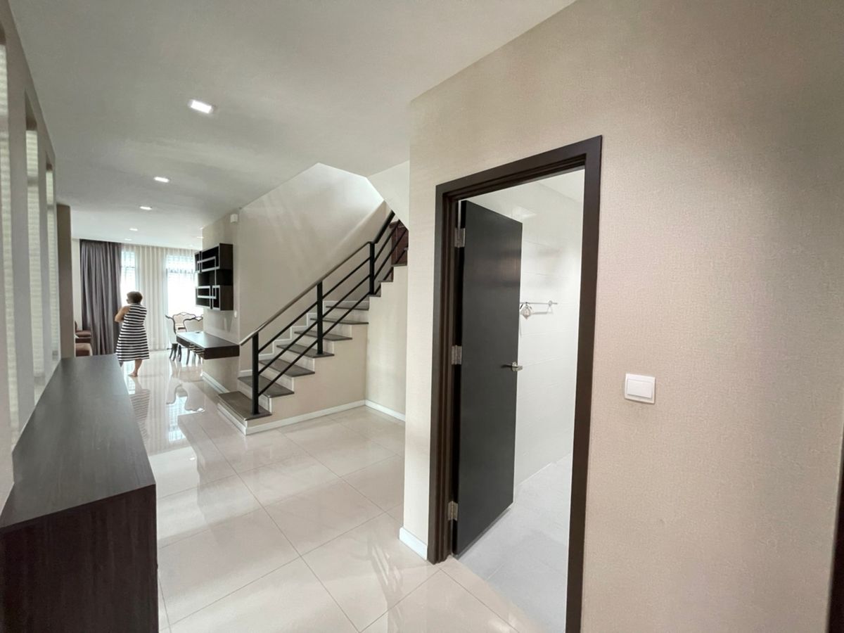 For RentHousePathum Thani,Rangsit, Thammasat : Detached house, beautiful, Foni, full, available for rent, just 2 minutes from the Rangsit Fuse, 4 bedrooms