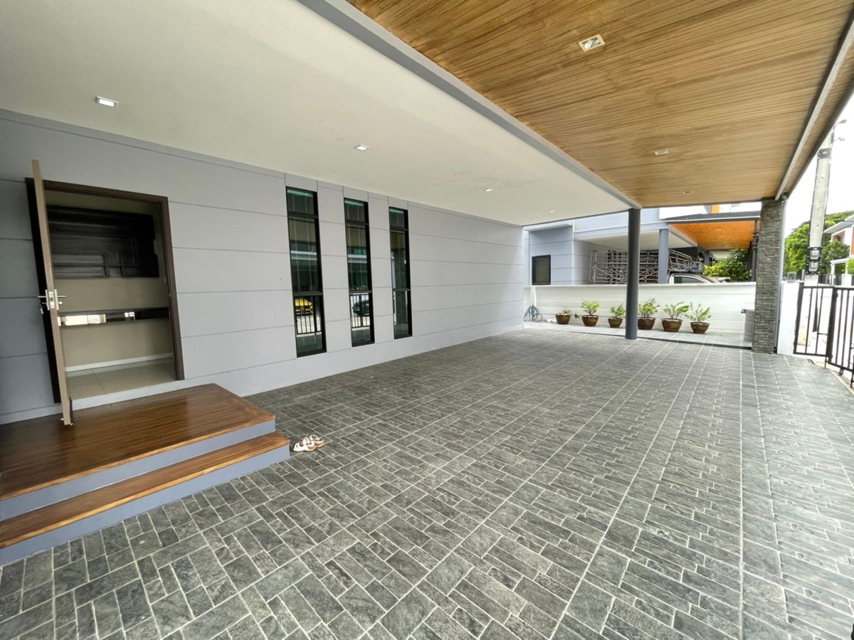 For RentHousePathum Thani,Rangsit, Thammasat : Detached house, beautiful, Foni, full, available for rent, just 2 minutes from the Rangsit Fuse, 4 bedrooms