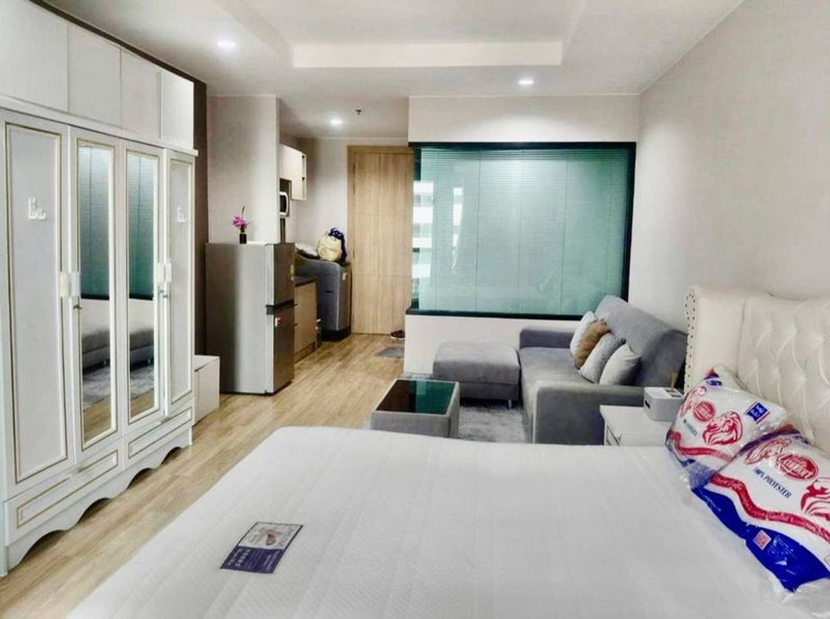 For RentCondoSriracha Laem Chabang Ban Bueng : Sriracha rental room in a condo in the city center, Ladda Plus Sriracha, studio room