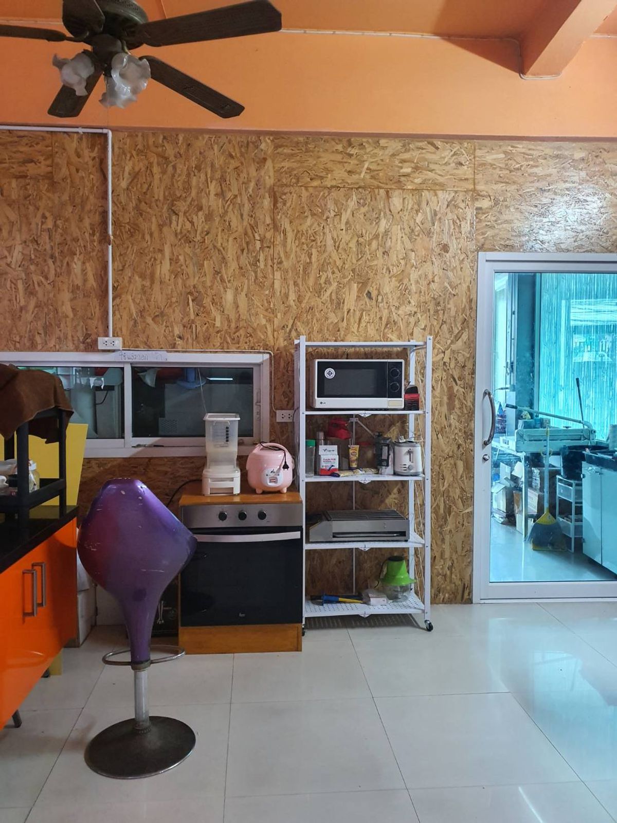 ขายอาคารพาณิชย์นนทบุรี บางใหญ่ บางบัวทอง : อาคารพาณิชย์ บางบัวทอง ห้องมุมปากซอย โรงพยาบาลบางบัวทอง