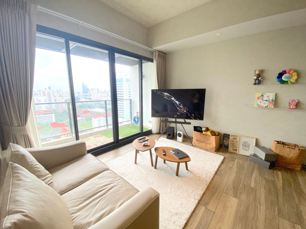 For RentCondoSukhumvit, Asoke, Thonglor : ✨ For Rent: The Lofts Asoke – Luxury condo in the heart of Asoke. Fully furnished with premium furniture and appliances. Just a few steps to MRT Phetchaburi, ARL Makkasan, and BTS Asoke. Ready to move in!