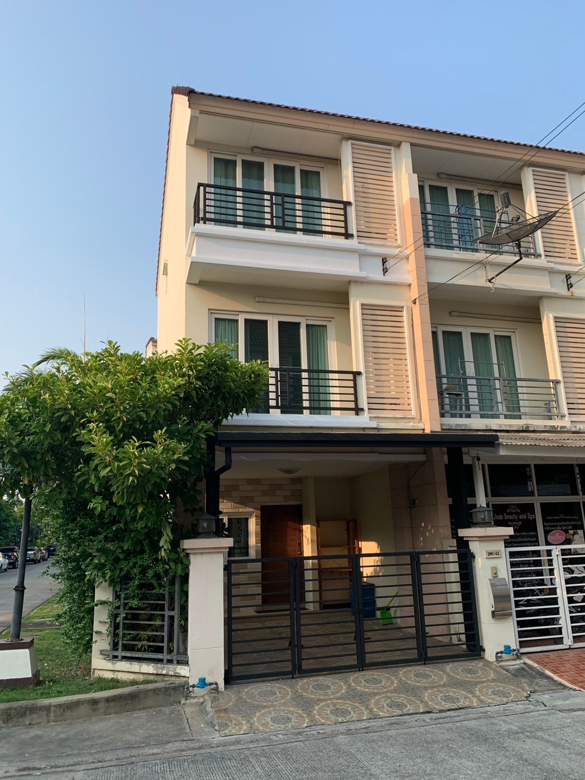 ขายทาวน์โฮมเกษตร นวมินทร์ ลาดปลาเค้า : คาซ่าซิตี้ นวลจันทร์ 2 / 3 ห้องนอน (ขายพร้อมผู้เช่า), Casa City Nuanjan 2 / 3 Bedrooms (SALE WITH TENANT) MEAW652