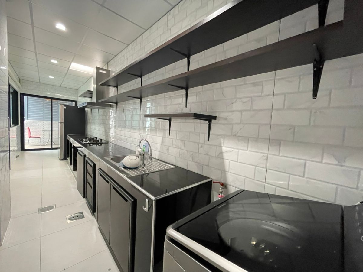 For RentHousePathum Thani,Rangsit, Thammasat : Detached house, beautiful, Foni, full, available for rent, just 2 minutes from the Rangsit Fuse, 4 bedrooms