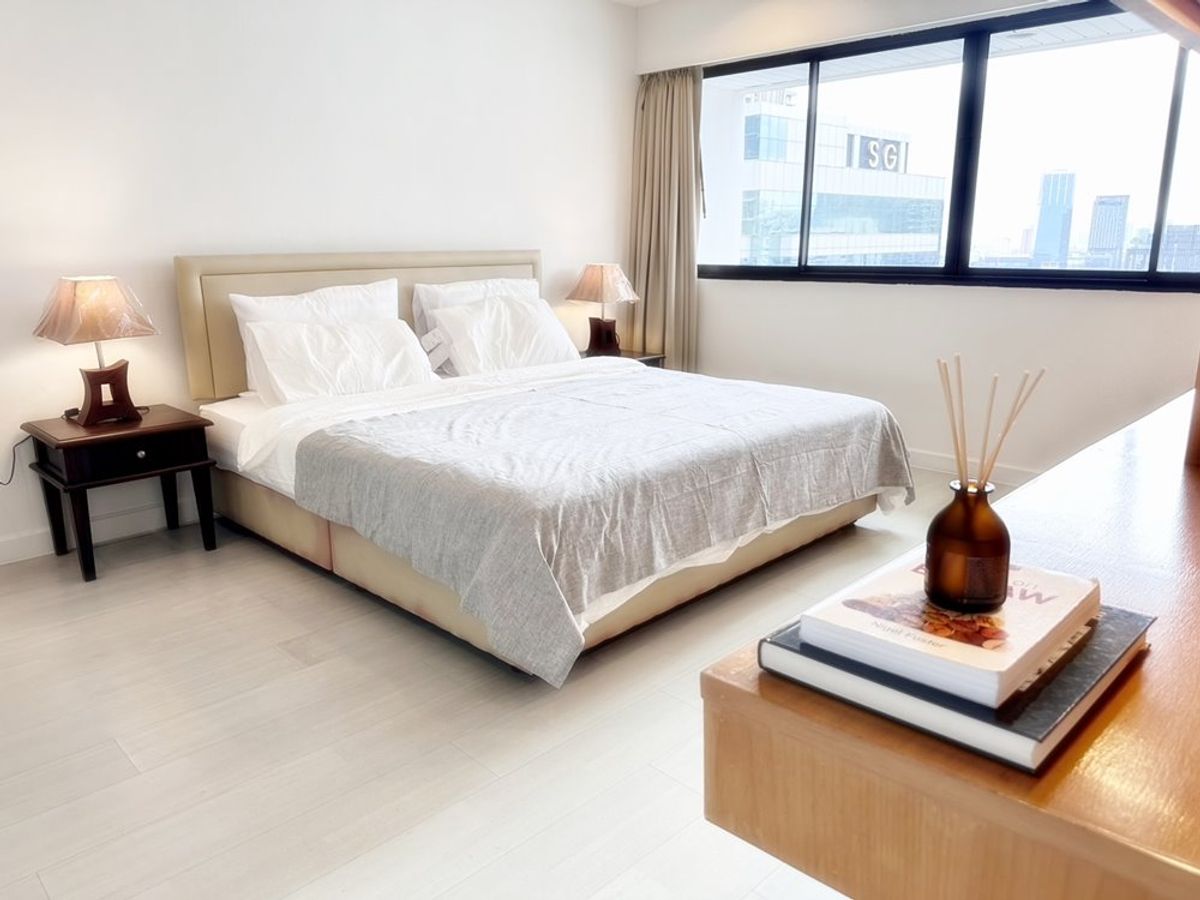 ให้เช่าคอนโดวิทยุ ชิดลม หลังสวน : ให้เช่า!! คอนโด เดอะ รอยัล เพลส 2 ชั้น 21 ห้องสวย เฟอร์นิเจอร์ครบครัน หิ้วกระเป๋าเข้าอยู่ได้เลย ห้ามพลาด!!