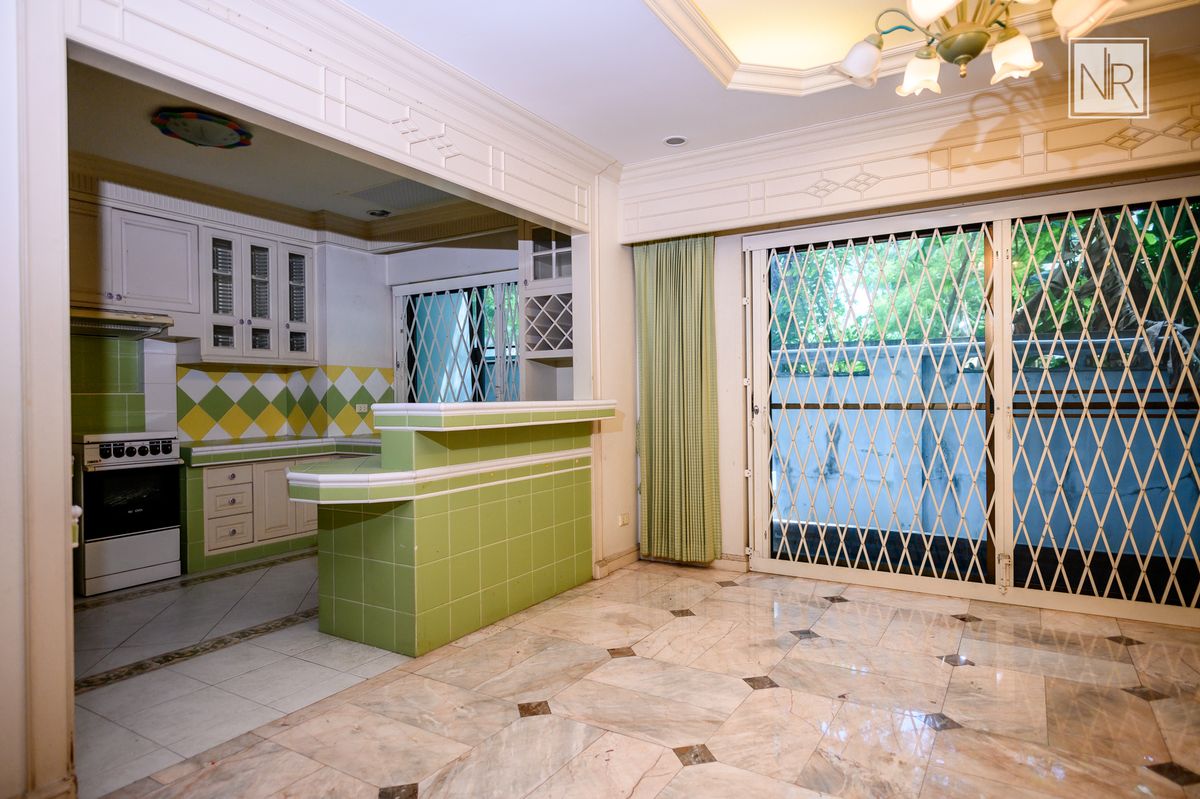 ขายที่ดินวิภาวดี ดอนเมือง หลักสี่ : ขายที่ดินสวย ใกล้ ม.หอการค้า 384 ตรว. พร้อมบ้านเดี่ยว 2 ชั้น