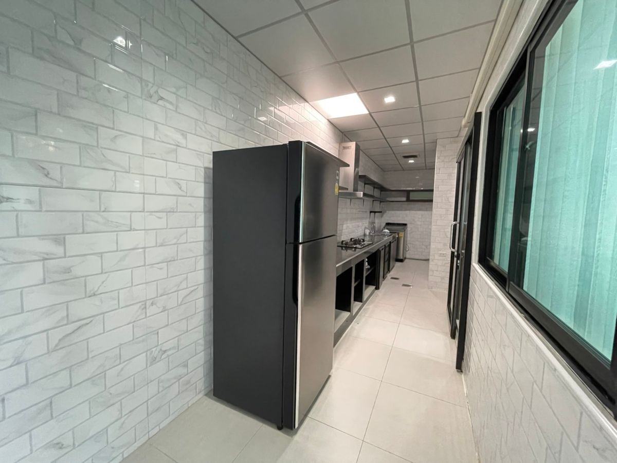 For RentHousePathum Thani,Rangsit, Thammasat : Detached house, beautiful, Foni, full, available for rent, just 2 minutes from the Rangsit Fuse, 4 bedrooms