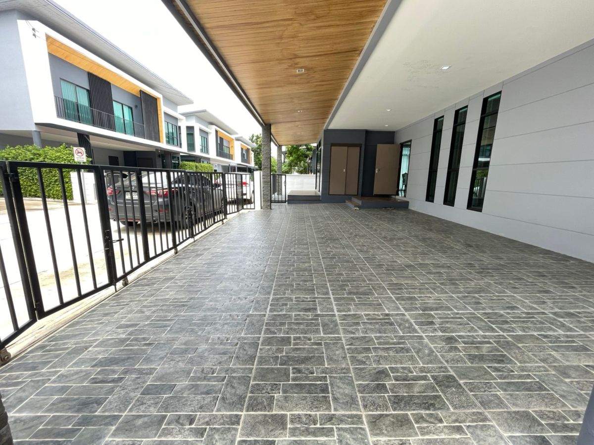 For RentHousePathum Thani,Rangsit, Thammasat : Detached house, beautiful, Foni, full, available for rent, just 2 minutes from the Rangsit Fuse, 4 bedrooms