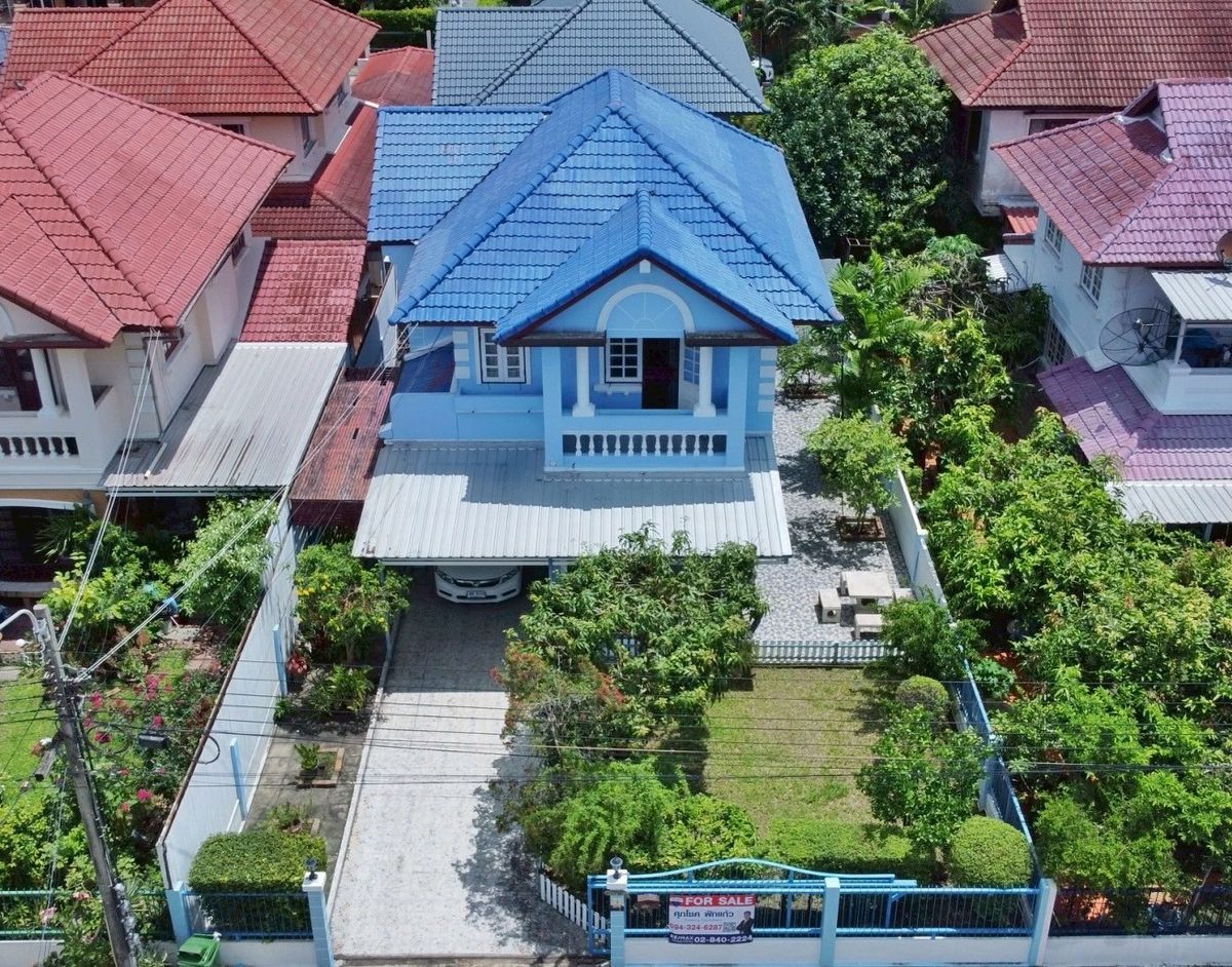 ขายบ้านนนทบุรี บางใหญ่ บางบัวทอง : บ้านเดี่ยว รัตนาธิเบศร์ ใกล้รถไฟฟ้า 2 สาย รีโนเวทใหม่ทั้งหลัง มณียา ท่าอิฐ  พร้อมอยู่ทันที ทำเลดี เหมาะสำหรับอยู่อาศัยหรือทำ Home Office ราคาสุดคุ้ม