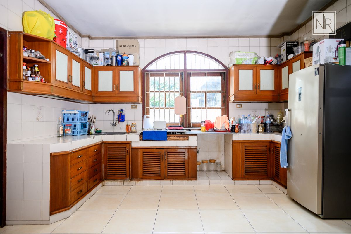 ขายที่ดินวิภาวดี ดอนเมือง หลักสี่ : ขายที่ดินสวย ใกล้ ม.หอการค้า 384 ตรว. พร้อมบ้านเดี่ยว 2 ชั้น