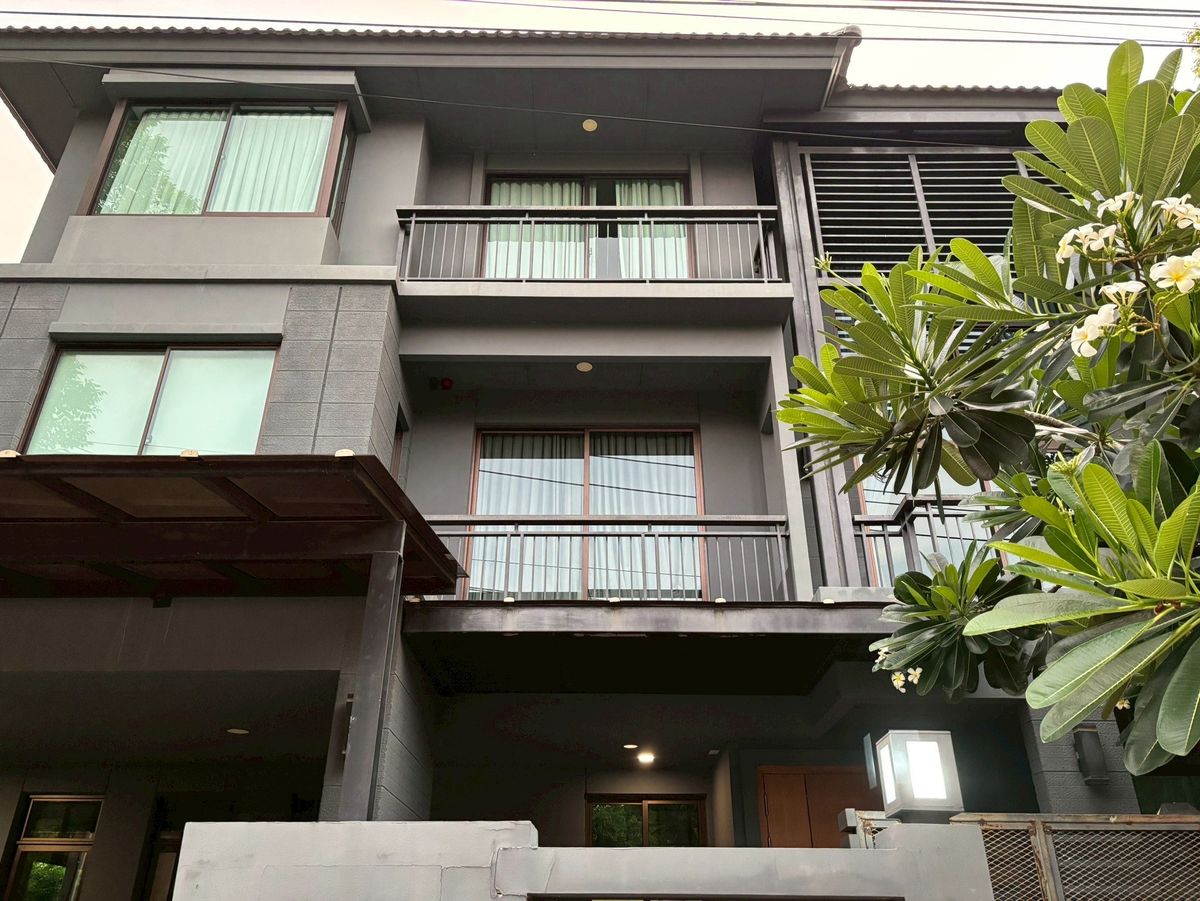 ขายบ้านพัฒนาการ ศรีนครินทร์ : ขายบ้านโครงการ The plant elite พัฒนาการ 38 4ห้องนอน 5ห้องน้่ำ