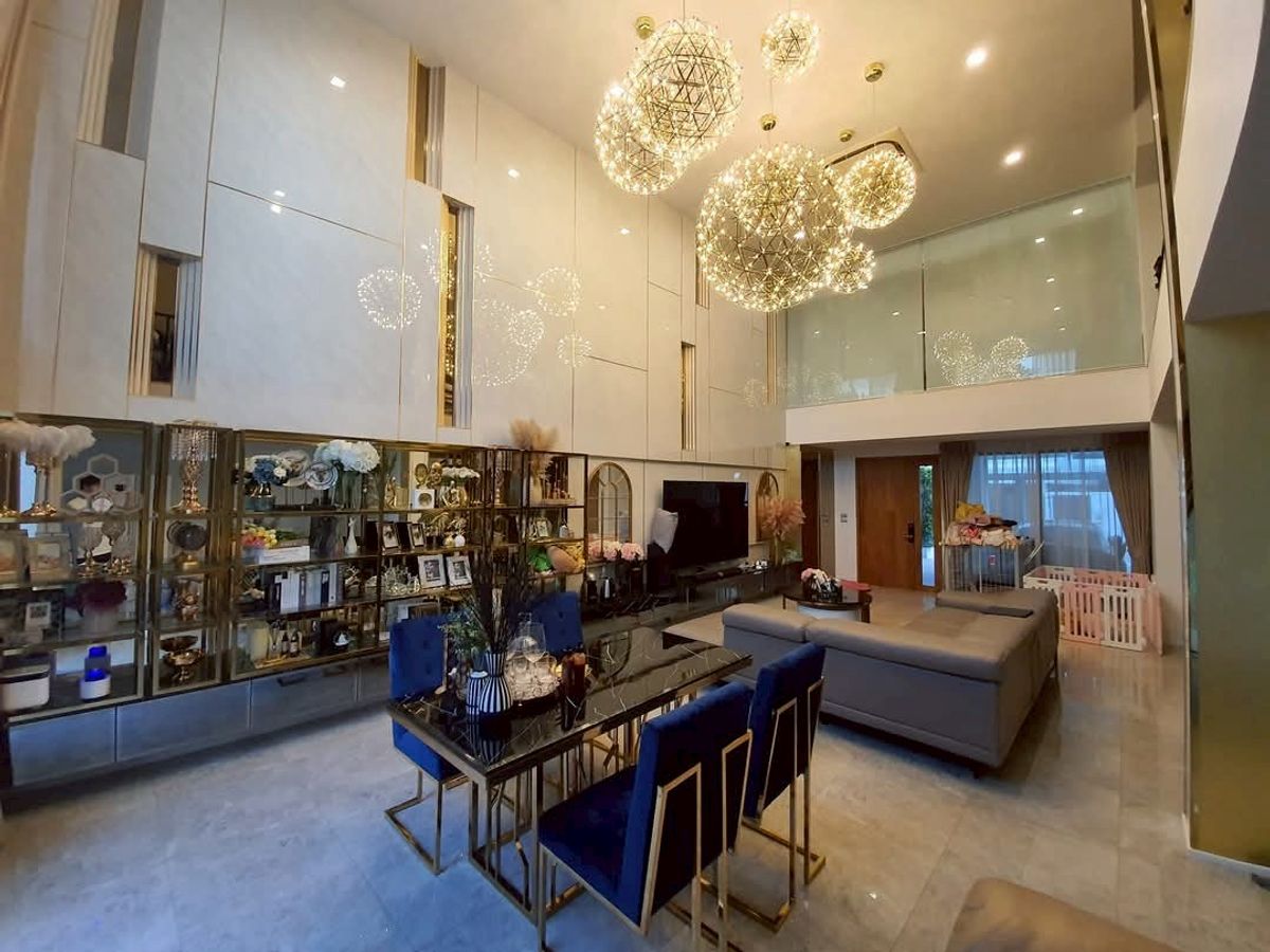 ให้เช่าทาวน์โฮมโชคชัย4 ลาดพร้าว71 : ให้เช่า Townhome Luxury ลาดพร้าว โชคชัย 4(GLAM BY ASSET WISE) สุด Luxury 🌟🧑🏼‍🎄🧑🏼‍🎄联排别墅豪华出租，Lat Phrao Chokchai 4（GLAM BY ASSET WISE），非常豪华