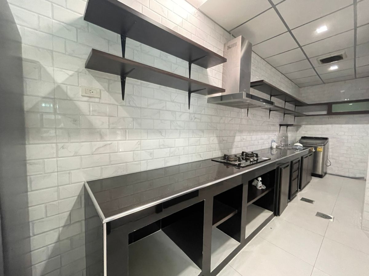 For RentHousePathum Thani,Rangsit, Thammasat : Detached house, beautiful, Foni, full, available for rent, just 2 minutes from the Rangsit Fuse, 4 bedrooms