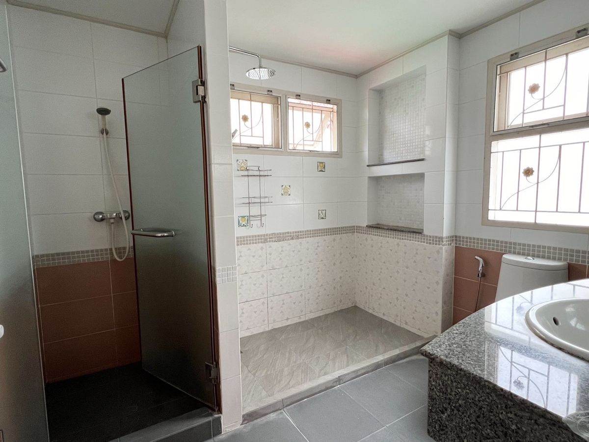 ขายบ้านมีนบุรี-ร่มเกล้า : พาร์คเวย์ ชาเล่ต์ รามคำแหง / 3 ห้องนอน (ขาย), Parkway Chalet Ramkhamhaeng / 3 Bedrooms (FOR SALE) AA374