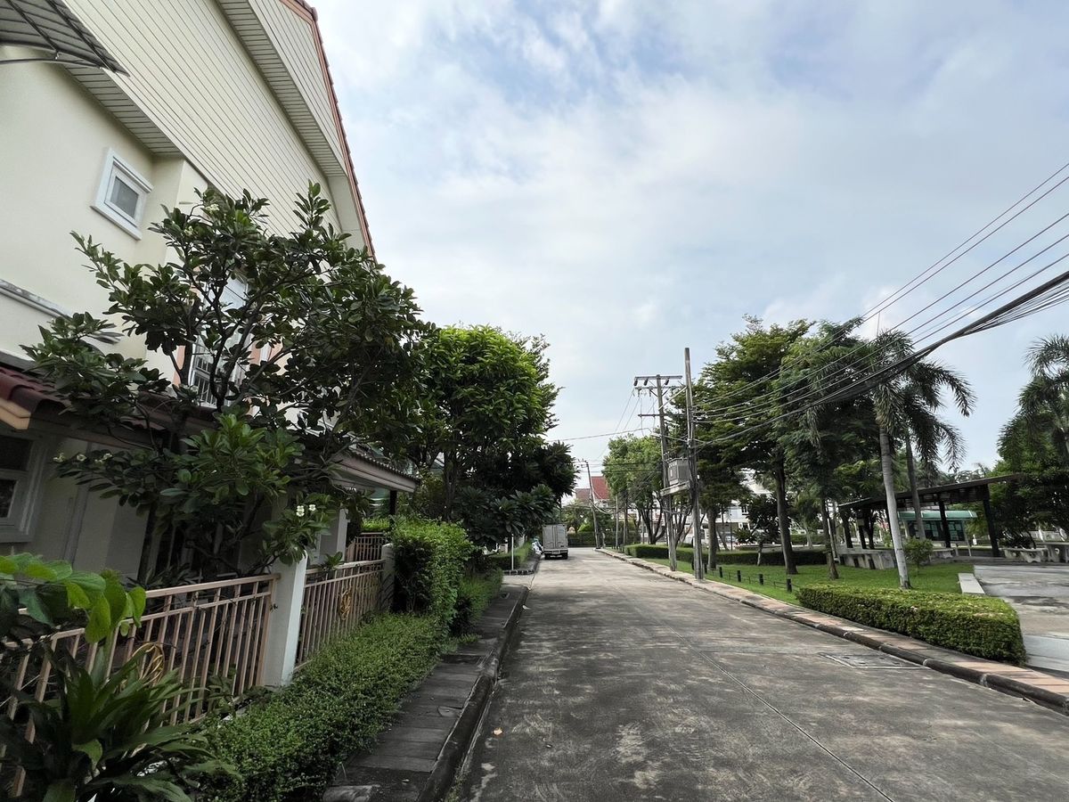 ขายบ้านมีนบุรี-ร่มเกล้า : พาร์คเวย์ ชาเล่ต์ รามคำแหง / 3 ห้องนอน (ขาย), Parkway Chalet Ramkhamhaeng / 3 Bedrooms (FOR SALE) AA374