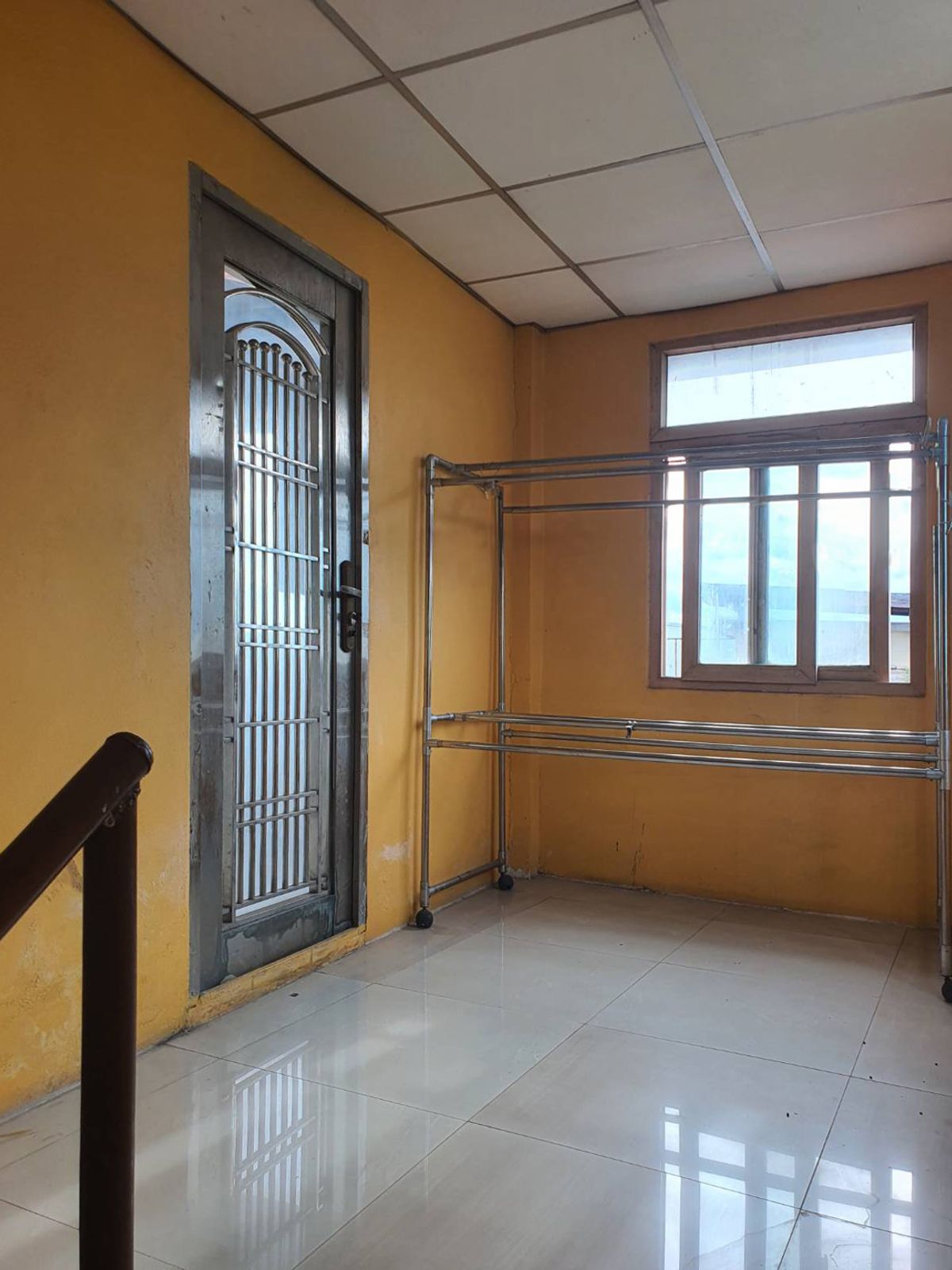 ขายอาคารพาณิชย์นนทบุรี บางใหญ่ บางบัวทอง : อาคารพาณิชย์ บางบัวทอง ห้องมุมปากซอย โรงพยาบาลบางบัวทอง