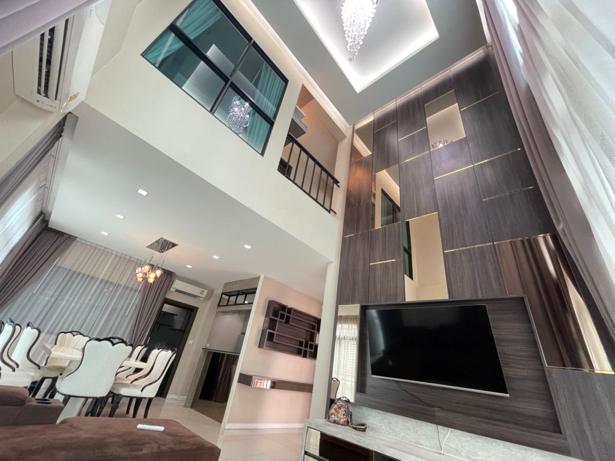 For RentHousePathum Thani,Rangsit, Thammasat : Detached house, beautiful, Foni, full, available for rent, just 2 minutes from the Rangsit Fuse, 4 bedrooms