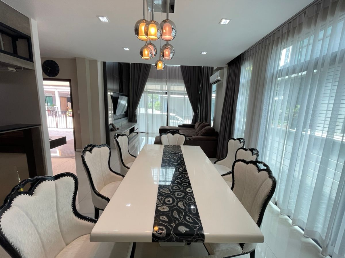 For RentHousePathum Thani,Rangsit, Thammasat : Detached house, beautiful, Foni, full, available for rent, just 2 minutes from the Rangsit Fuse, 4 bedrooms