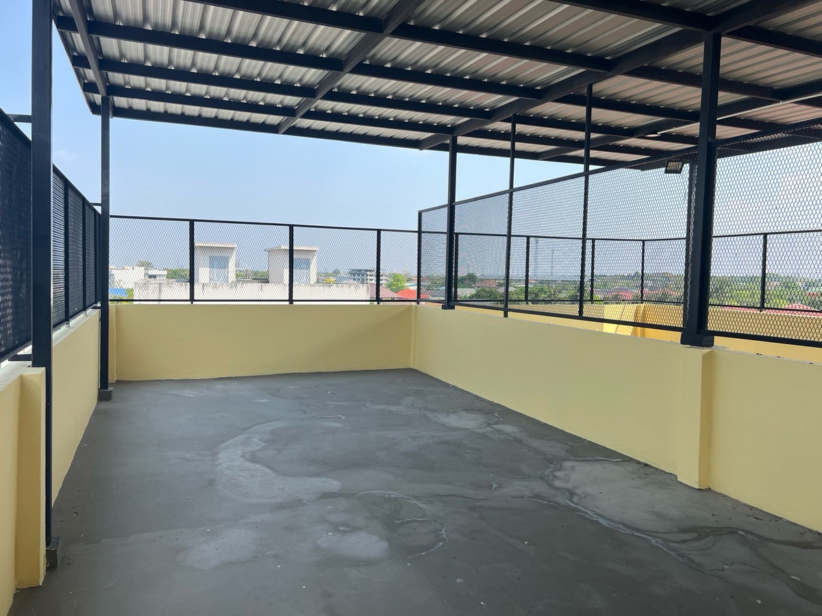 For RentHome OfficePhutthamonthon, Salaya : Rent a commercial building. There are 2 rooms opposite Soi Sala Thammasop 22, Line 2, price 25,000 and 20,000.