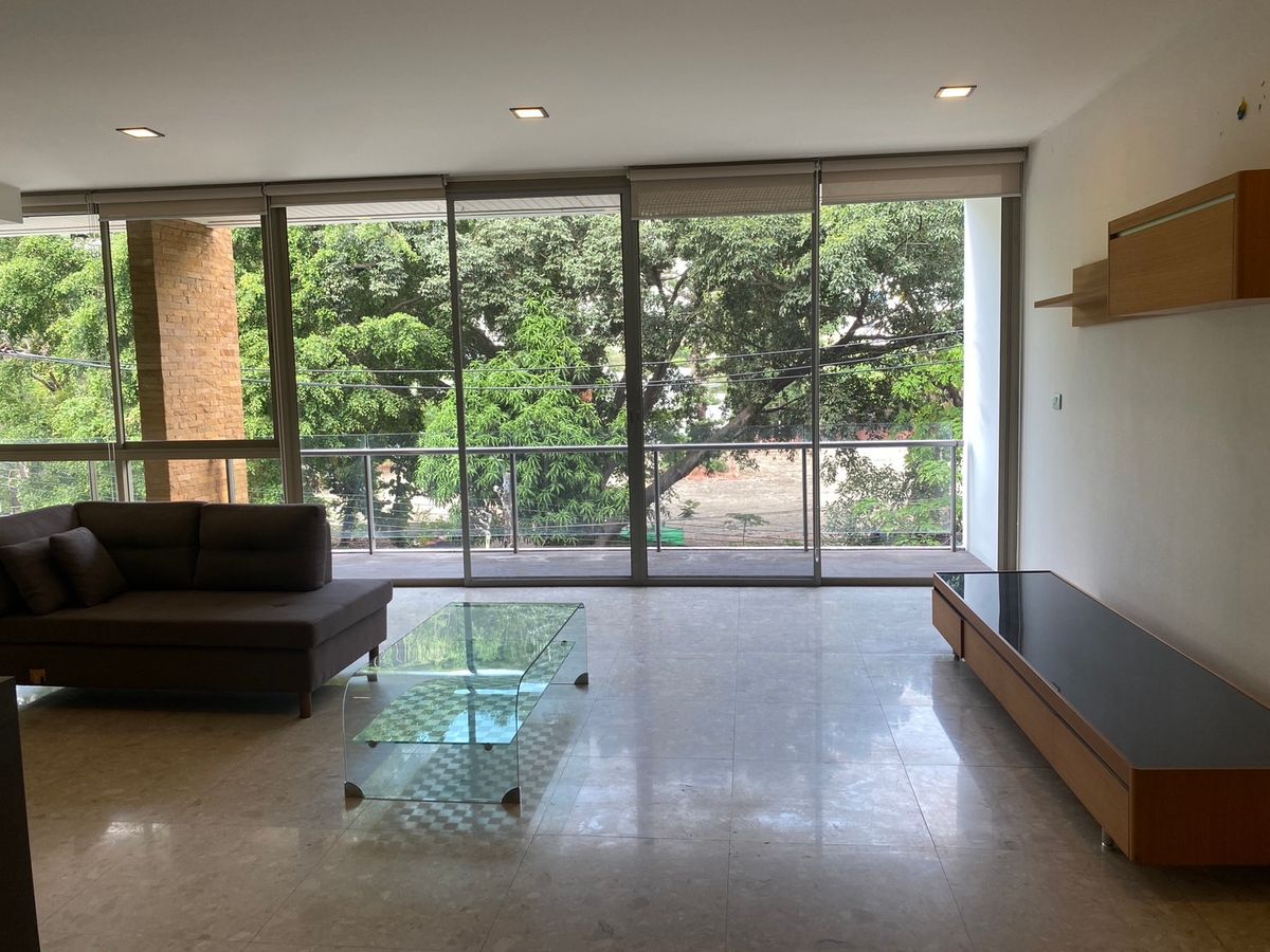 ให้เช่าคอนโดอ่อนนุช อุดมสุข : Low Rise Condo (2 Bed 138 Sqm) RENT @BTS Phakanong  🔥 HOT DEAL - 65,000 THB🔥 Bathtub, Big Balcony