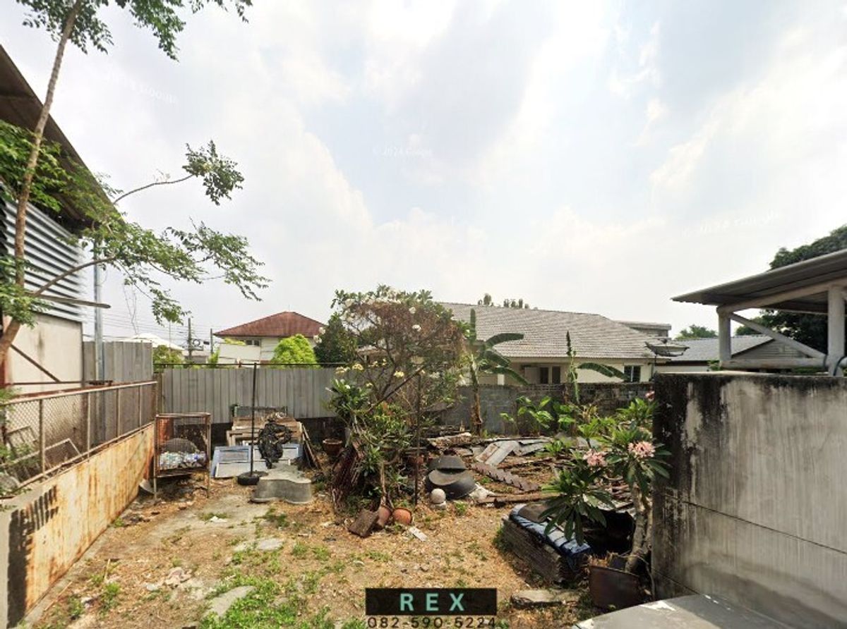 ขายที่ดินโชคชัย4 ลาดพร้าว71 : ขาย ที่ดินเปล่า นาคนิวาส ลาดพร้าว71 โชคชัย4 ขนาด 72 ตารางวา  80,000 บาท/ตารางวา