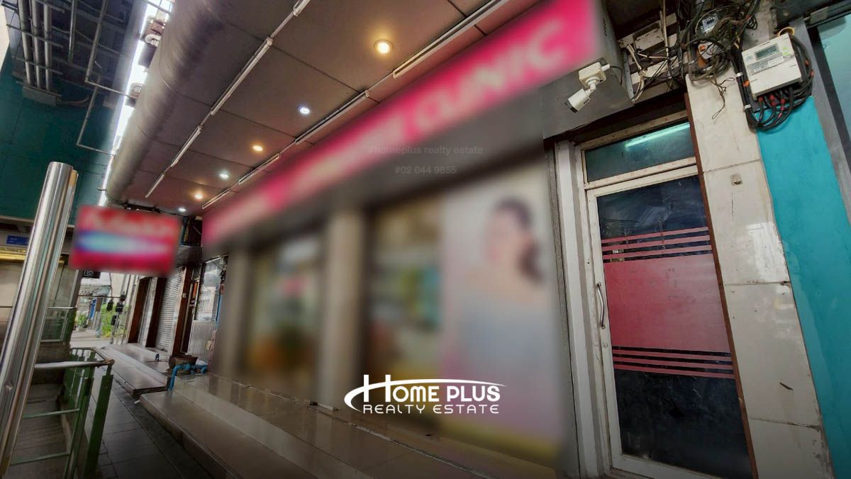 For SaleShop HouseSapankwai,Jatujak : 5 -story commercial building, 2 half booths, Soi Phahonyothin 34 (Near MRT Senanikhom BTS Station)
