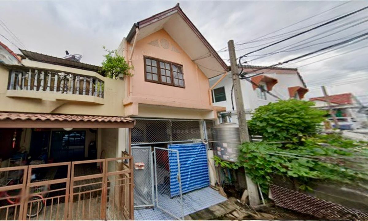 ขายทาวน์โฮมมีนบุรี-ร่มเกล้า : ขายบ้านซอยหทัยราษฏร์ 33 หมู่บ้านร่มทิพย์ (หลังมุม) ** ราคา 1.95 ล้านบาท ** (ค่าโอน50/50) (N.1709)