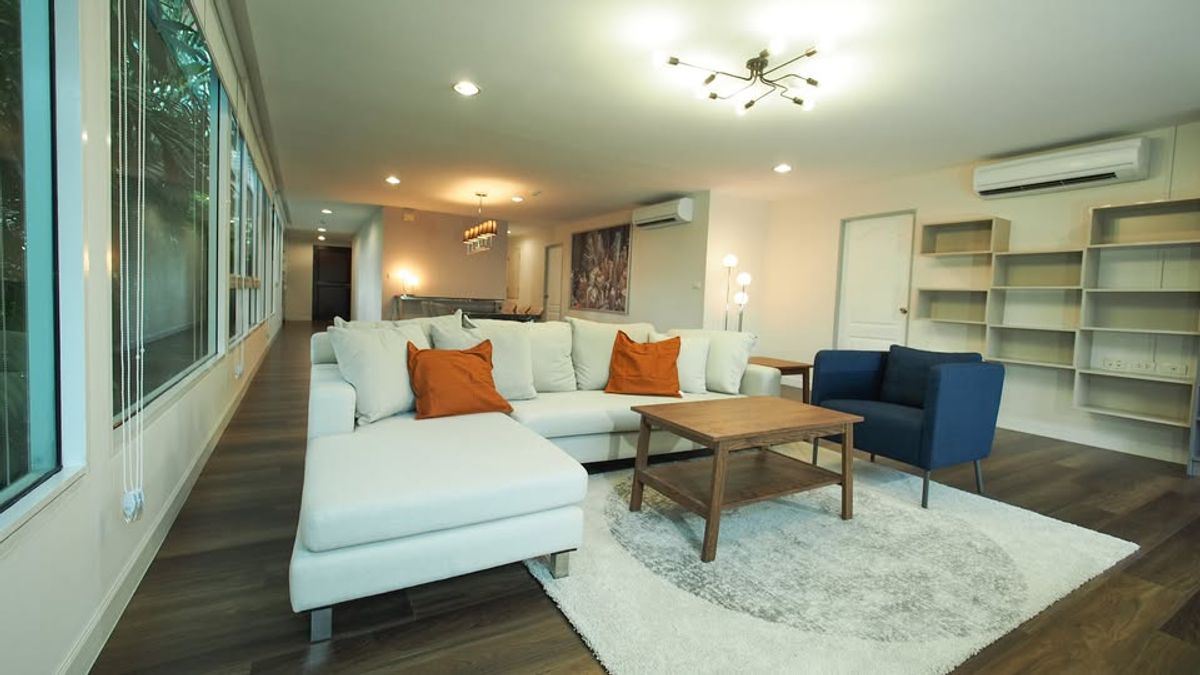 For RentCondoWongwianyai, Charoennakor : ✨Luxury Penthouse for Rent – Spacious, House-Like Layout, Ideal for Large Families, Near BTS Krung Thon Buri