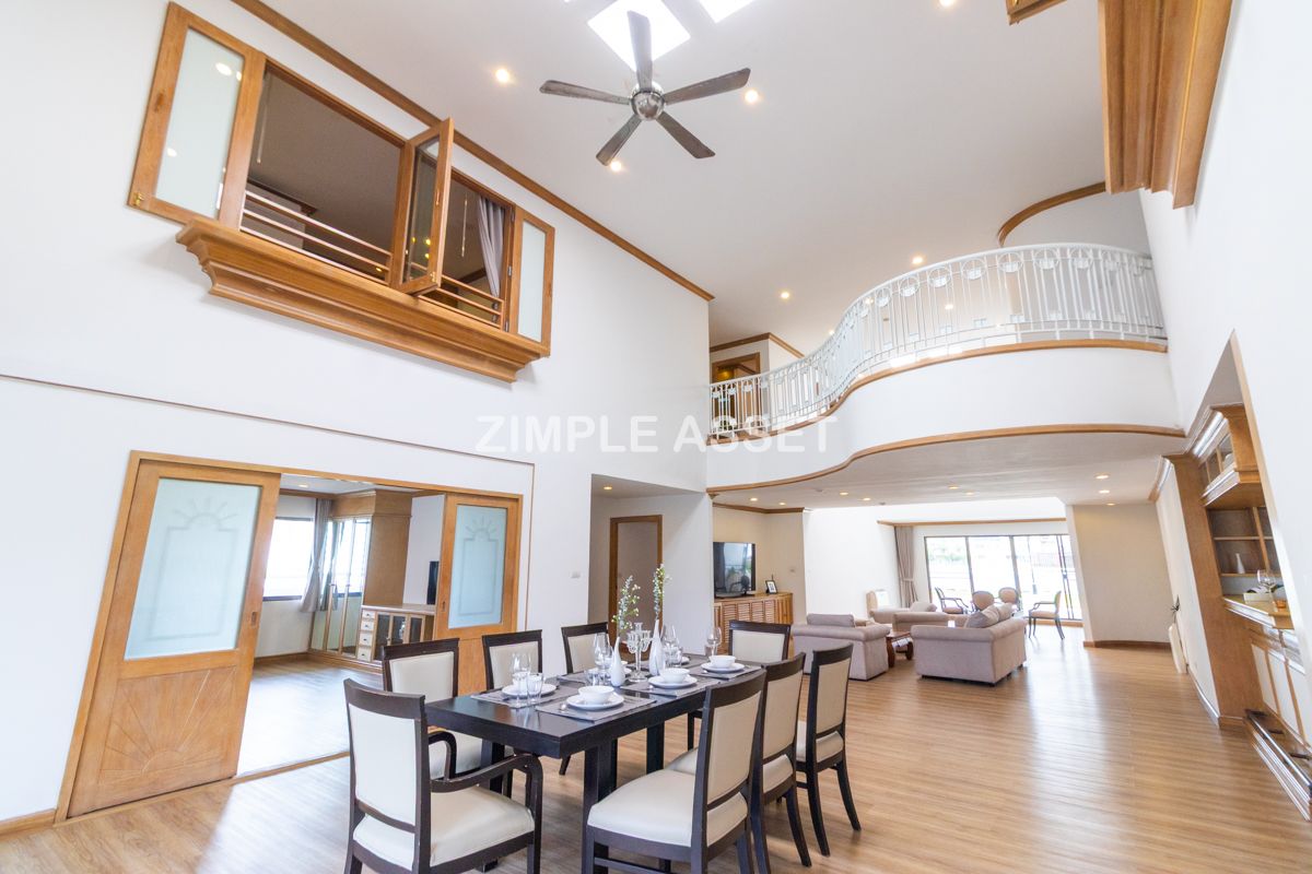 For RentSukhumvit, Asoke, Thonglor : ZA90057 Luxury and spacious apartment situated on Sukhumvit Soi 31. The apartment has been designed to provide tenants with an exclusive private atmosphere. 10 Mins to BTS Promphong and 🐶Pet Friendly