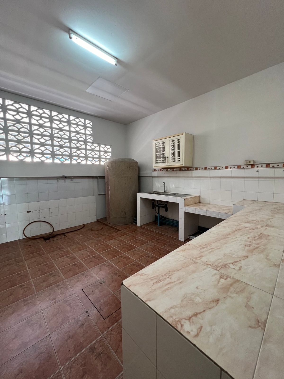 For RentShop HouseSamut Prakan,Samrong : Rental of Phanit Building, Kittin Nakhon Village, Bangpu Thai, Ban Mai, Samut Prakan