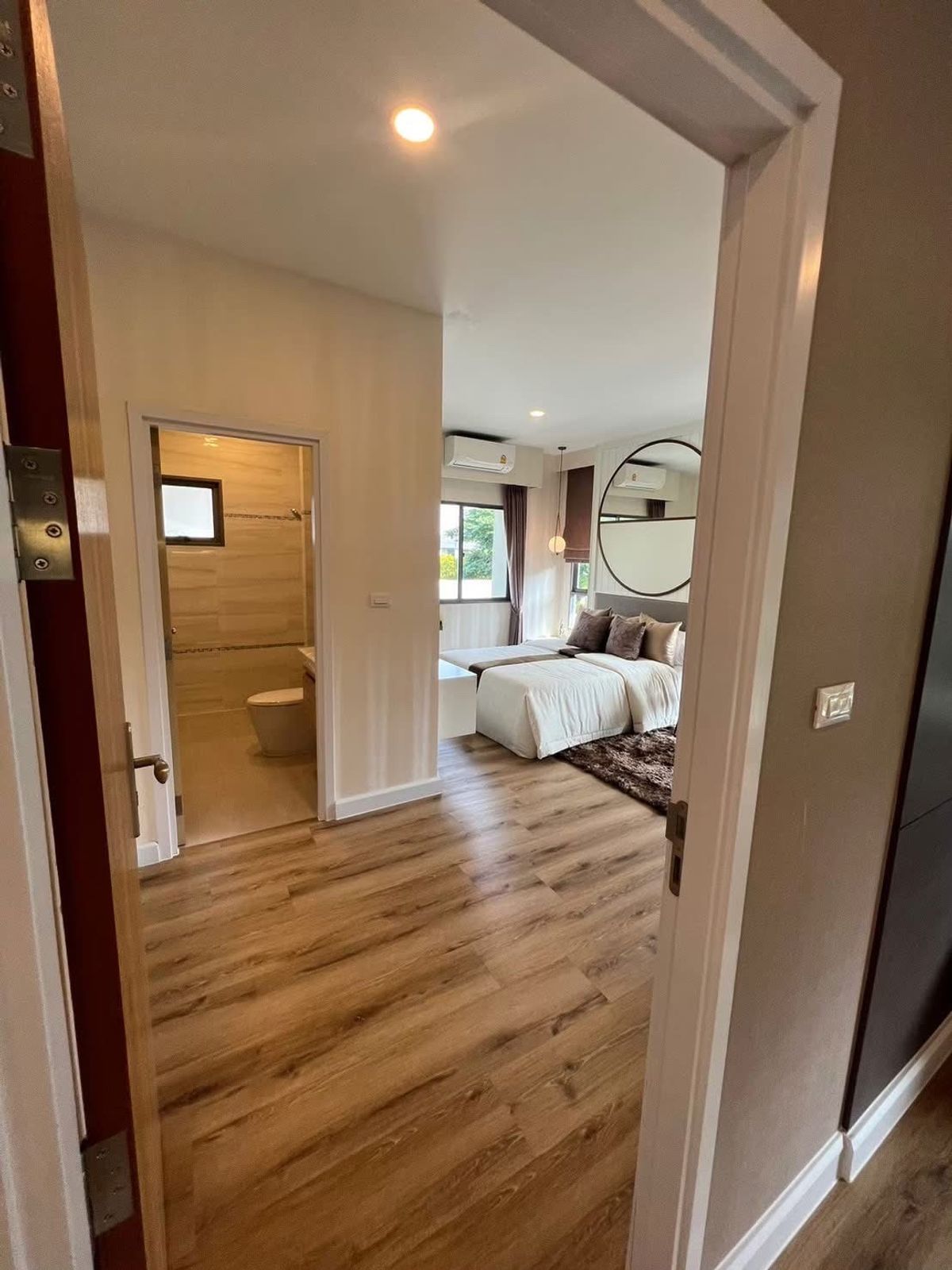 ขายบ้านพัฒนาการ ศรีนครินทร์ : 📢🔥 ขายพร้อมผู้เช่า 18/1/2570 บ้านเดี่ยวหรู Perfect Place พระราม 9 – กรุงเทพกรีฑา
ทำเลศักยภาพ เชื่อมต่อหลายเส้นทาง ใกล้โรงเรียนนานาชาติชั้นนำ | ใกล้ Airport Rail Link & ทางด่วน