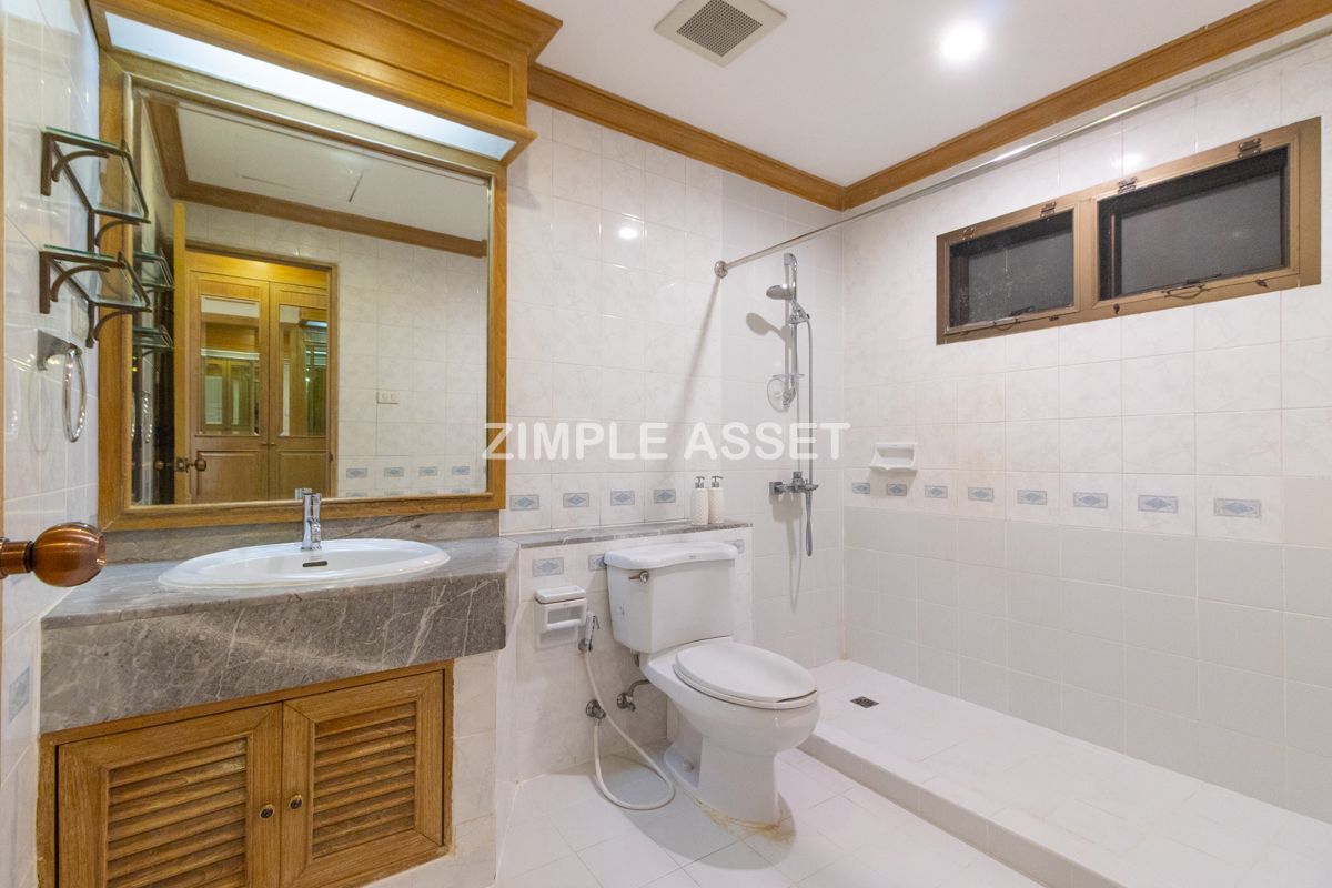 ให้เช่าสุขุมวิท อโศก ทองหล่อ : ZA90057 อพาร์ทเมนท์สุดหรูใจกลางสุขุมวิท ซอย31 มาพร้อมห้องขนาดใหญ่ กว้างขวาง ตกแต่งครบ พร้อมการออกแบบที่เน้นความเป็นส่วนตัว เงียบสงบ เหมาะสำหรับการพักผ่อนอย่างแท้จริง ตั้งอยู่บนทำเลใจกลางเมือง ใกล้ BTS พร้อมพงษ์ เลี้ยงสัตว์ได้🐶