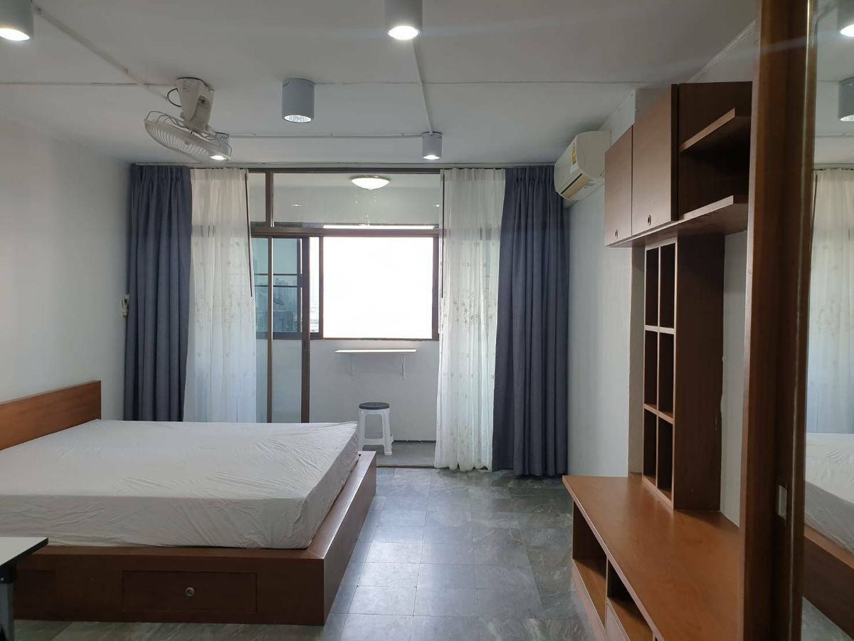 For RentCondoRatchadapisek, Huaikwang, Suttisan : ### 🏢✨ Rent Subkaew Tower - Condo in the heart of Huai Khwang ✨🏢 R26