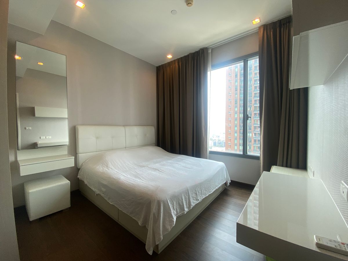 ขายคอนโดพระราม 9 เพชรบุรีตัดใหม่ RCA : Selling at a loss! 1 Bedroom 38 Sq.m 5.7MB all-in close to MRT Phetchaburi station