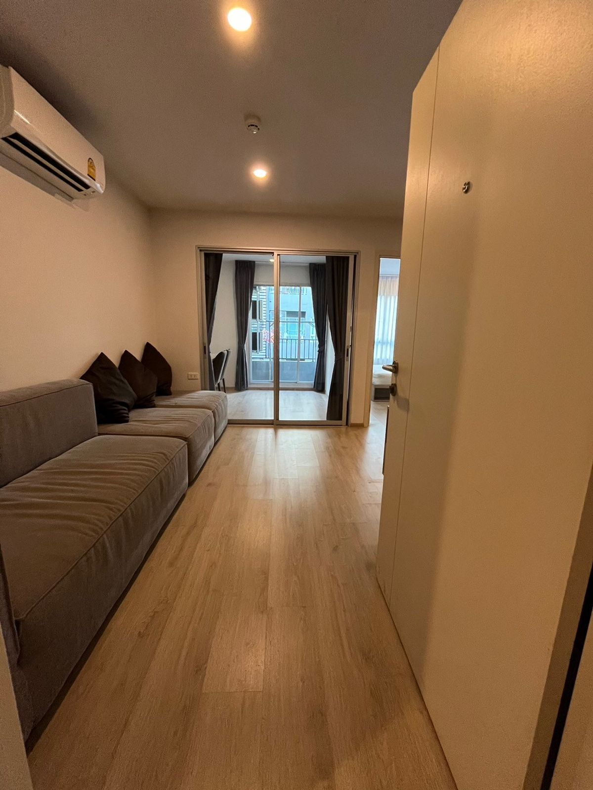 For RentCondoKasetsart, Ratchayothin : 🔥 Elio Del Moss Rental, Phahonyothin 34, near BTS Senanikhom, near Kasetsart University, near a lot of food 🔥 Room 1 Bedplus 1 bathroom 35 sq.m. Building B 6 ✨ Price 13,000/month ✨ Complete electrical appliances There is a washing machine