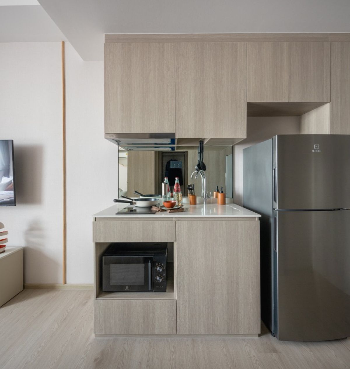 ขายคอนโดวงเวียนใหญ่ เจริญนคร : คอนโดติด BTS วงเวียนใหญ่ Reference Sathorn-Wongwianyai ในราคาเพียง 3.89 MB เท่านั้น!