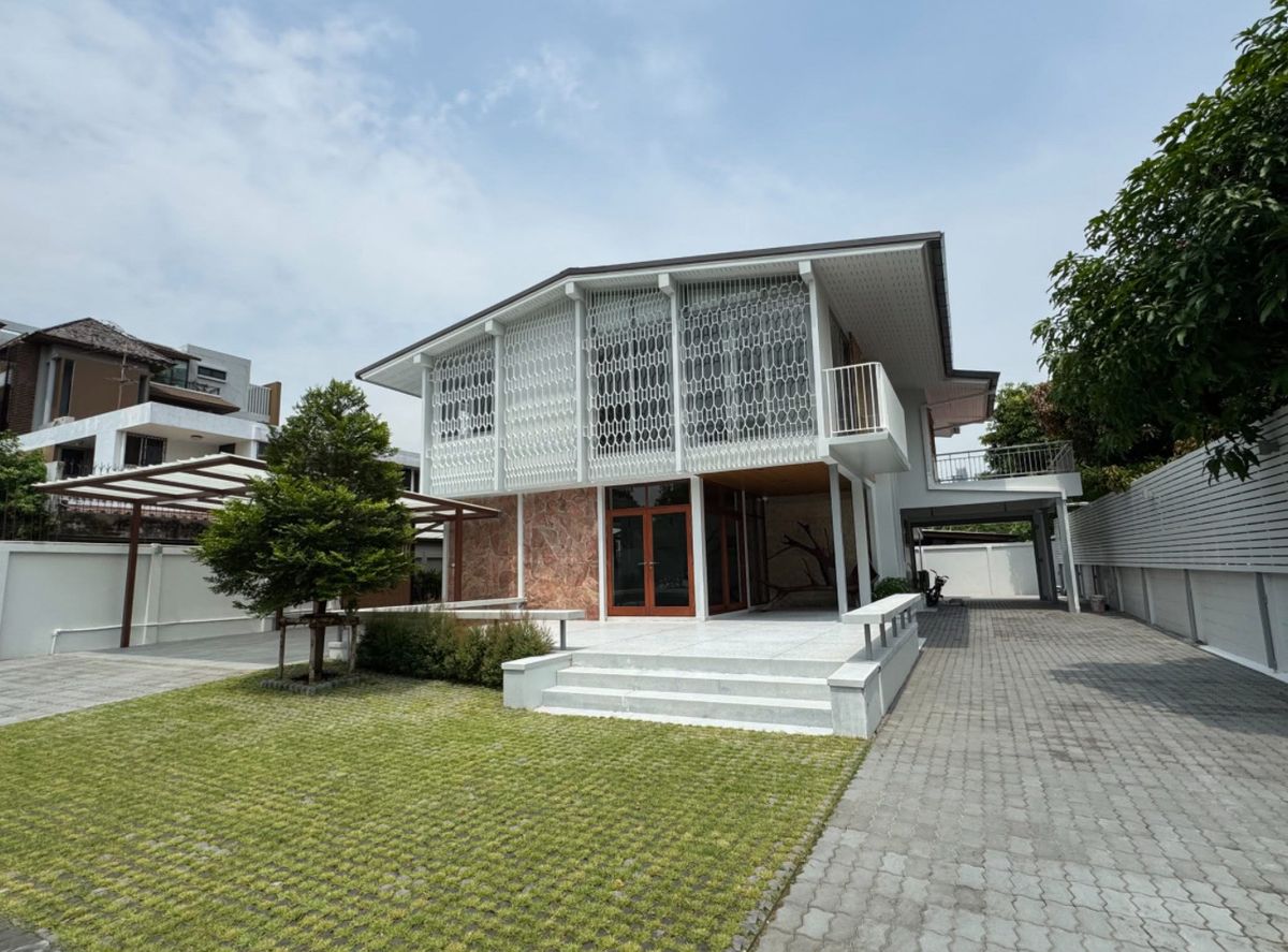 For RentHouseSukhumvit, Asoke, Thonglor : Used to rent a single house, good location 750 meters from Sukhumvit 71