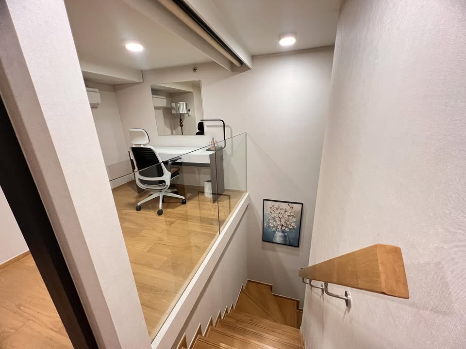 ให้เช่าคอนโดสุขุมวิท อโศก ทองหล่อ : 🔥ให้เช่าด่วน🔥ไซมิส เอ็กซ์คลูซีฟ สุขุมวิท 31 ใกล้ห้างสรรพสินค้าและติดรถไฟฟ้า เฟอร์ครบ พร้อมเข้าอยู่