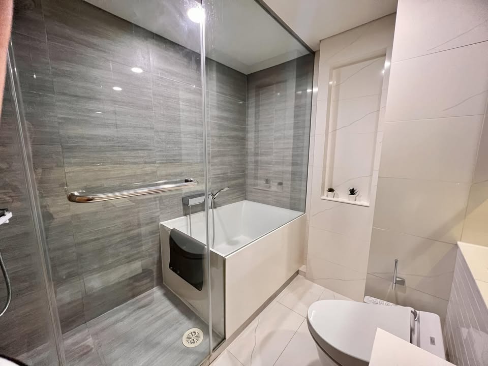 ให้เช่าคอนโดสุขุมวิท อโศก ทองหล่อ : 🔥ให้เช่าด่วน🔥ไซมิส เอ็กซ์คลูซีฟ สุขุมวิท 31 ใกล้ห้างสรรพสินค้าและติดรถไฟฟ้า เฟอร์ครบ พร้อมเข้าอยู่