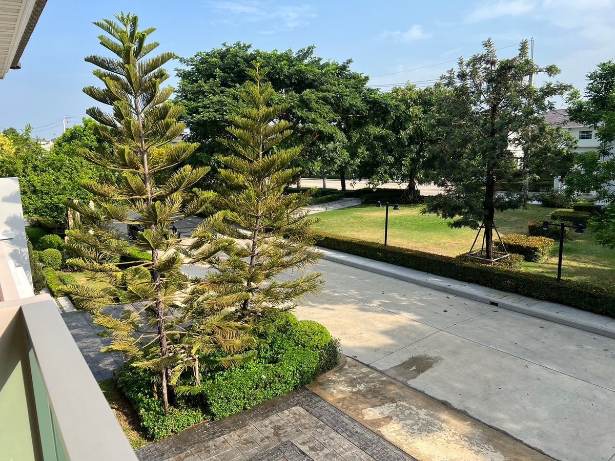 ขายบ้านพัฒนาการ ศรีนครินทร์ : 📢🔥 ขายพร้อมผู้เช่า 18/1/2570 บ้านเดี่ยวหรู Perfect Place พระราม 9 – กรุงเทพกรีฑา
ทำเลศักยภาพ เชื่อมต่อหลายเส้นทาง ใกล้โรงเรียนนานาชาติชั้นนำ | ใกล้ Airport Rail Link & ทางด่วน