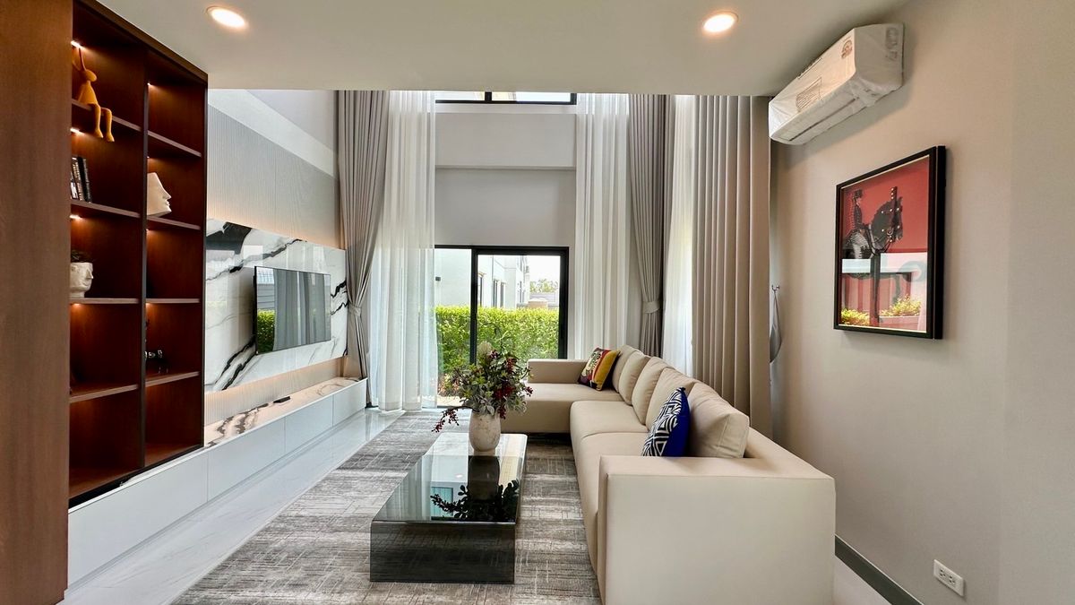 For RentHouseBangna, Bearing, Lasalle : Rent the City Bangna Area 95 SQW 331 SQM 4 Beds RENT 195K Furnished