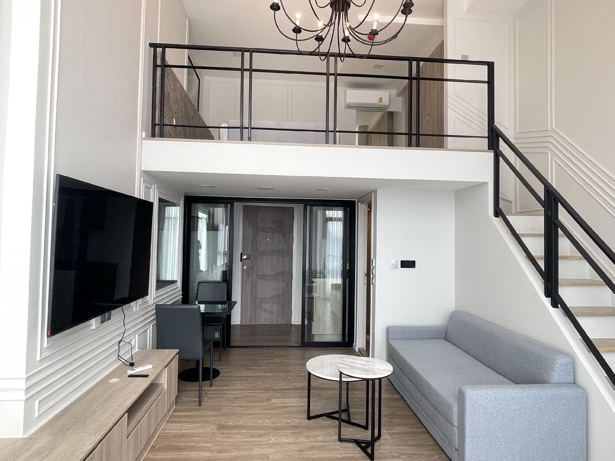 For RentCondoOnnut, Udomsuk : Price of great value for rent, luxury condo, Modiz Sukhumvit 50 (Chao Phraya River View) 1 Bedroom Exclusive Vertical Suite